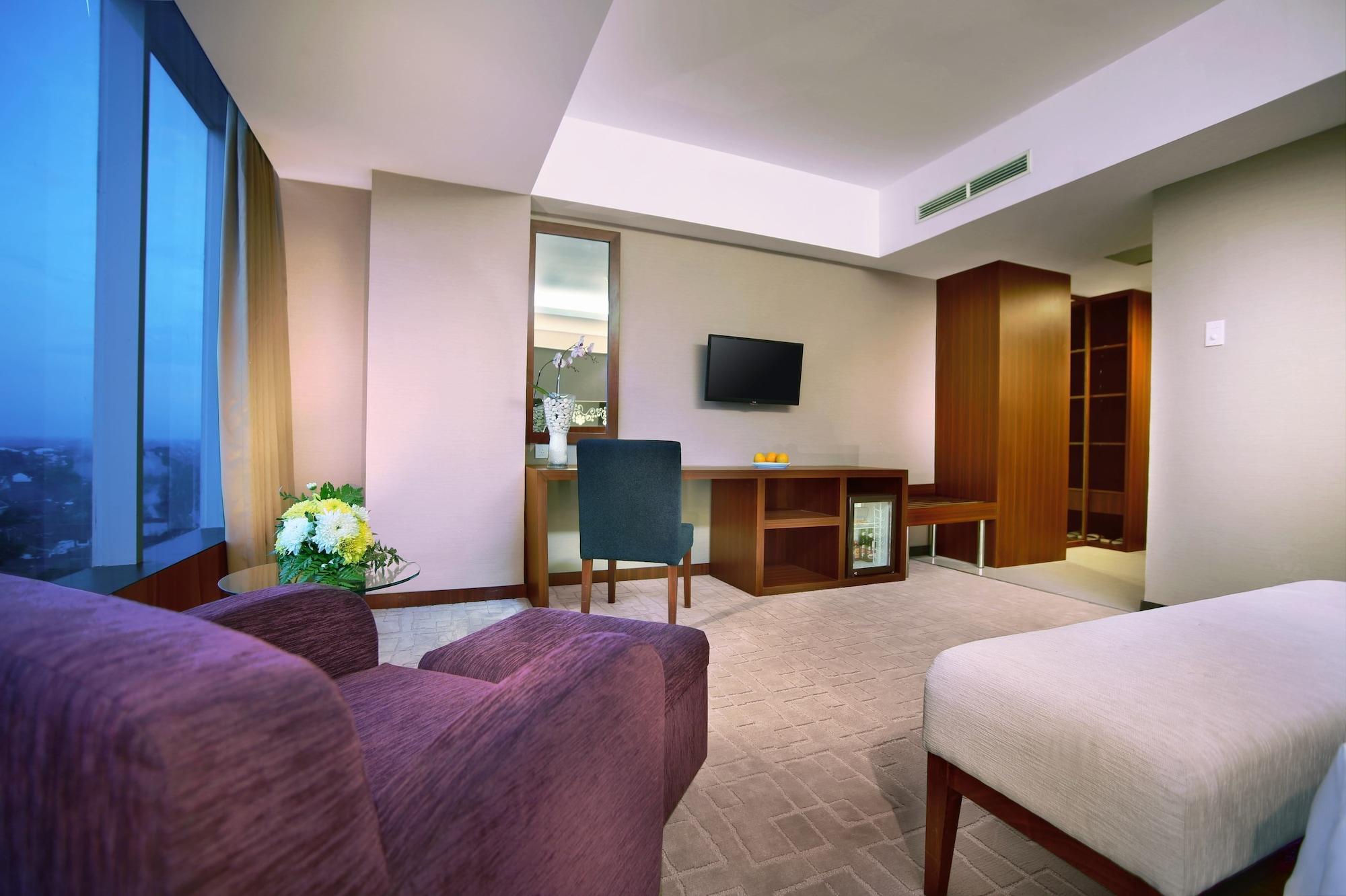 Aston Madiun Hotel & Conference Center Ngoại thất bức ảnh