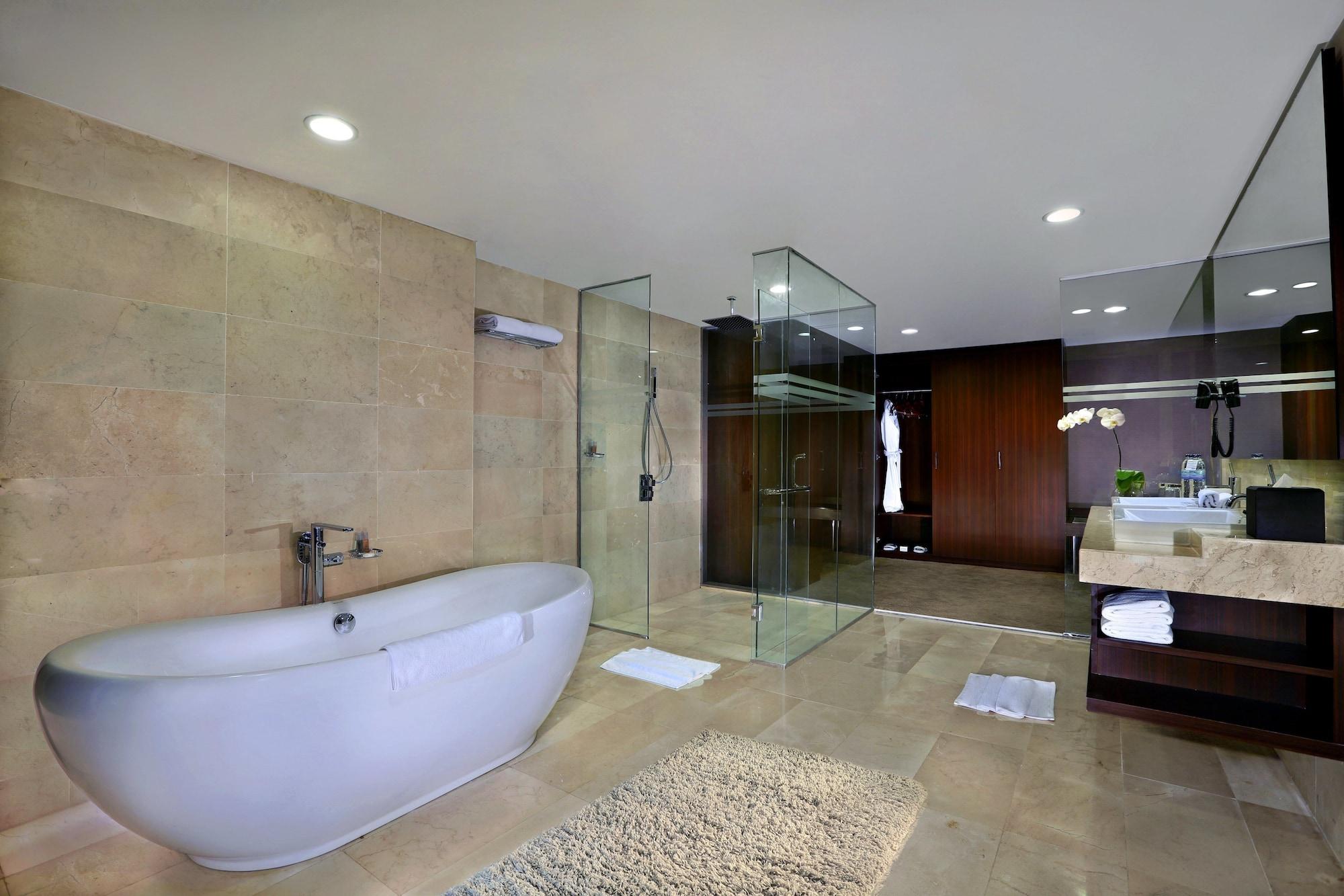 Aston Madiun Hotel & Conference Center Ngoại thất bức ảnh