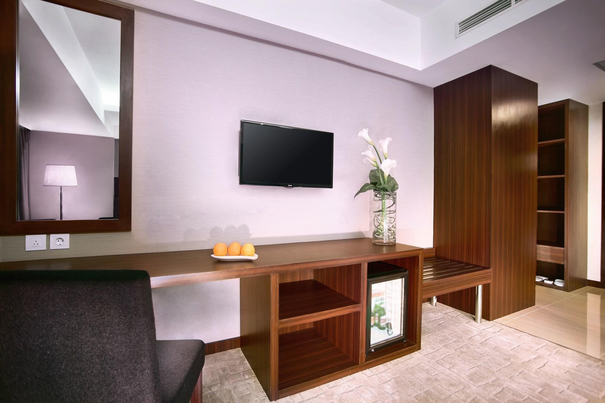 Aston Madiun Hotel & Conference Center Ngoại thất bức ảnh