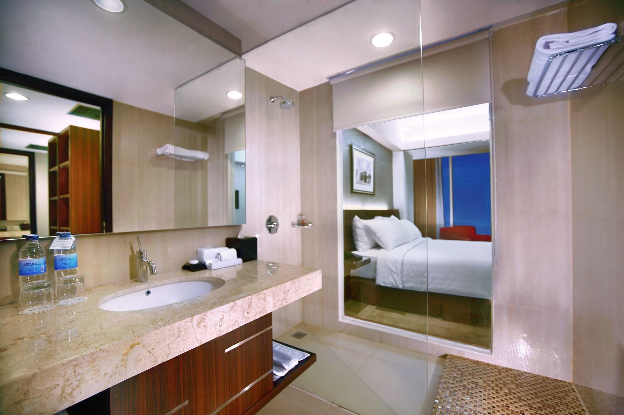 Aston Madiun Hotel & Conference Center Ngoại thất bức ảnh