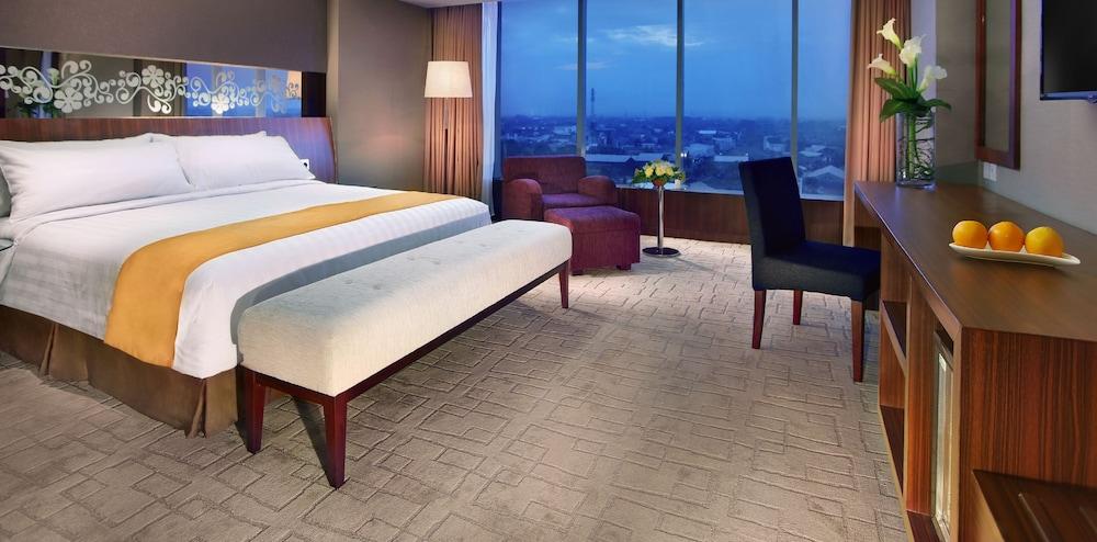 Aston Madiun Hotel & Conference Center Ngoại thất bức ảnh