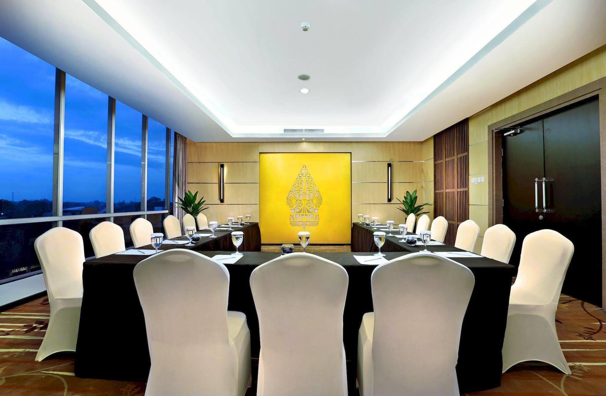 Aston Madiun Hotel & Conference Center Ngoại thất bức ảnh