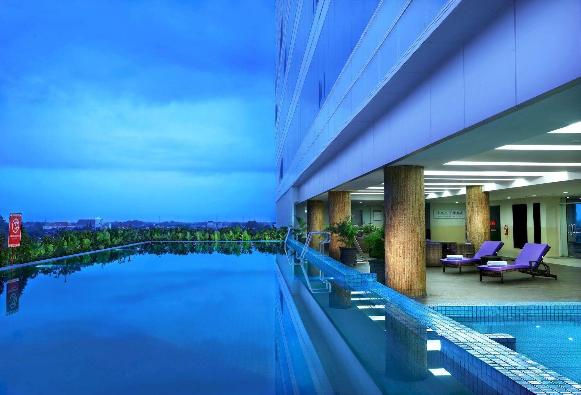 Aston Madiun Hotel & Conference Center Ngoại thất bức ảnh