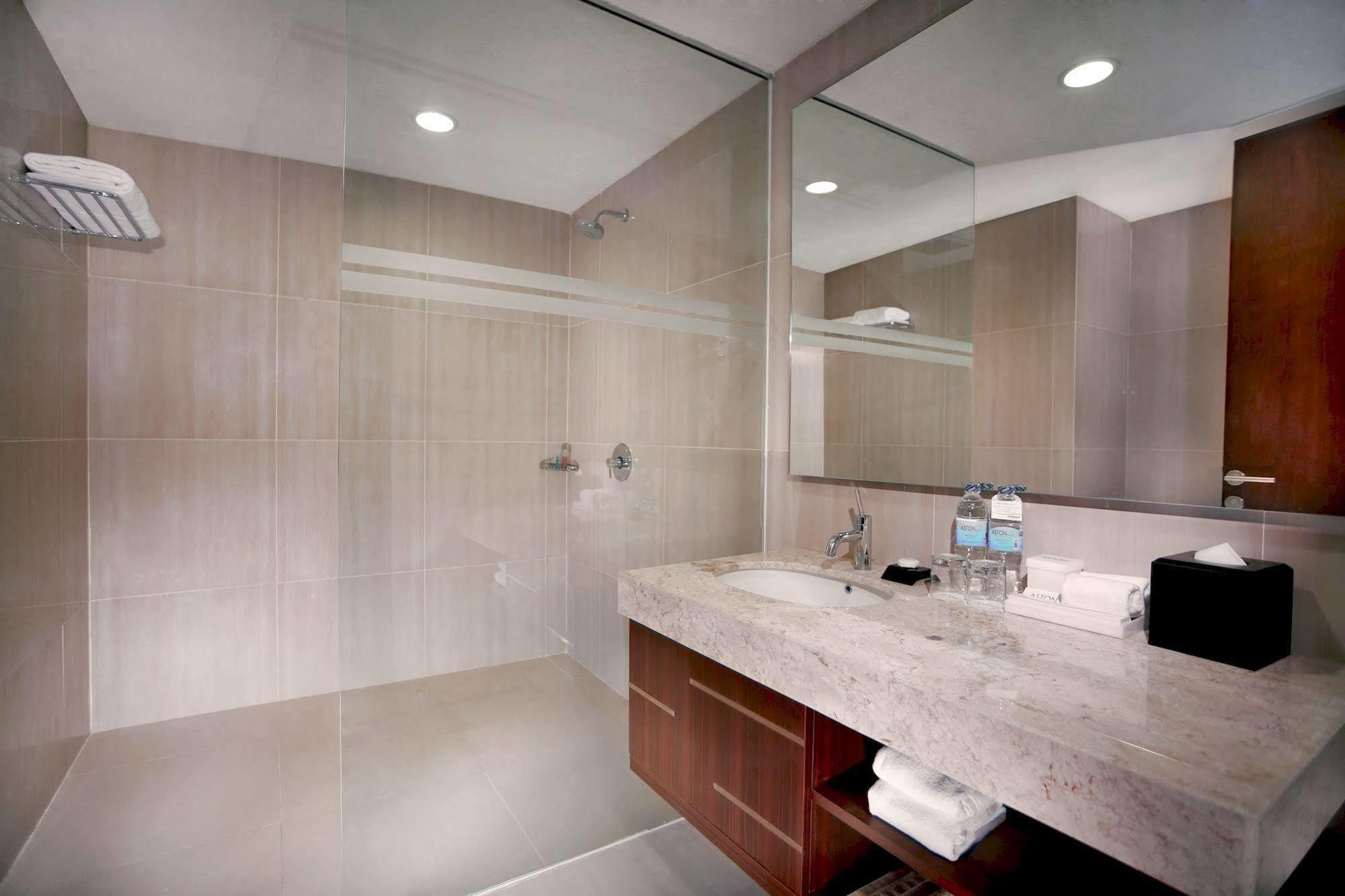 Aston Madiun Hotel & Conference Center Ngoại thất bức ảnh
