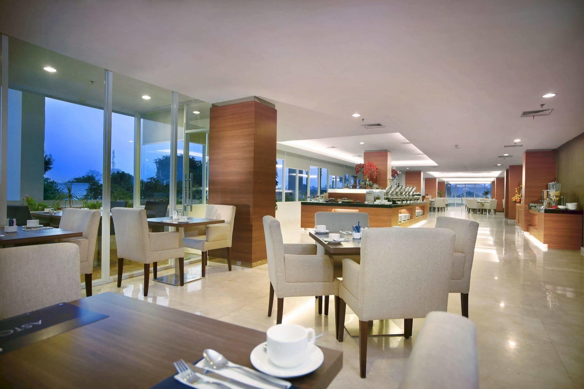 Aston Madiun Hotel & Conference Center Ngoại thất bức ảnh