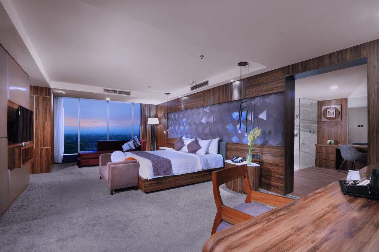Aston Madiun Hotel & Conference Center Ngoại thất bức ảnh