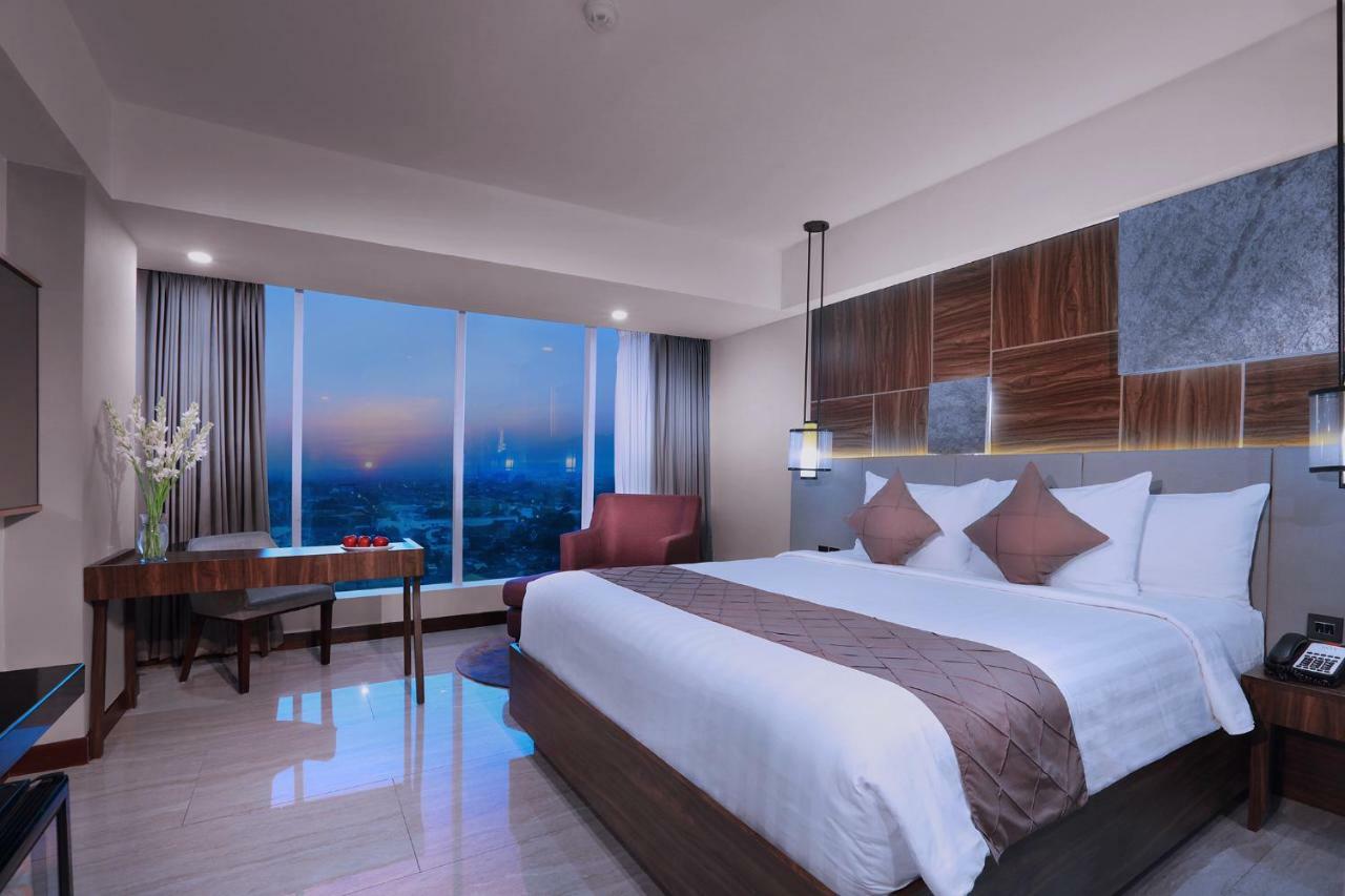 Aston Madiun Hotel & Conference Center Ngoại thất bức ảnh